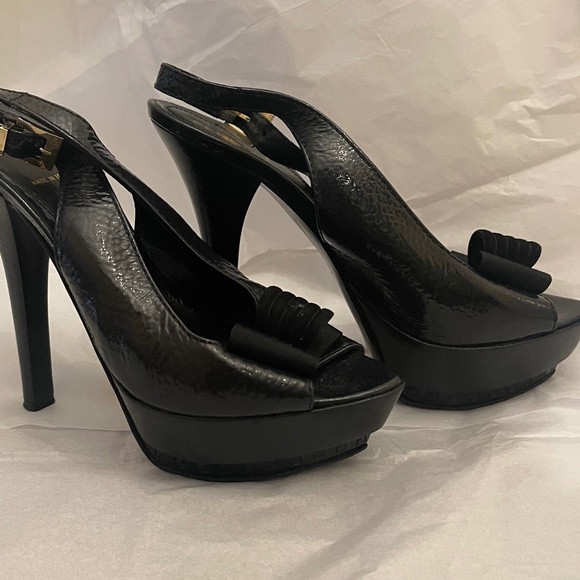 Fendi Logo Platform Peep-Toe Heels 38.5 Leather Bow Details Gold FF Buckle - Picture 2 of 16